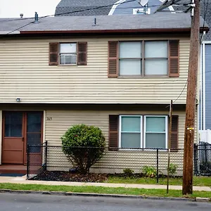  Apartment Great 2 Bedroom Condo,free Parking,easy Commute.
