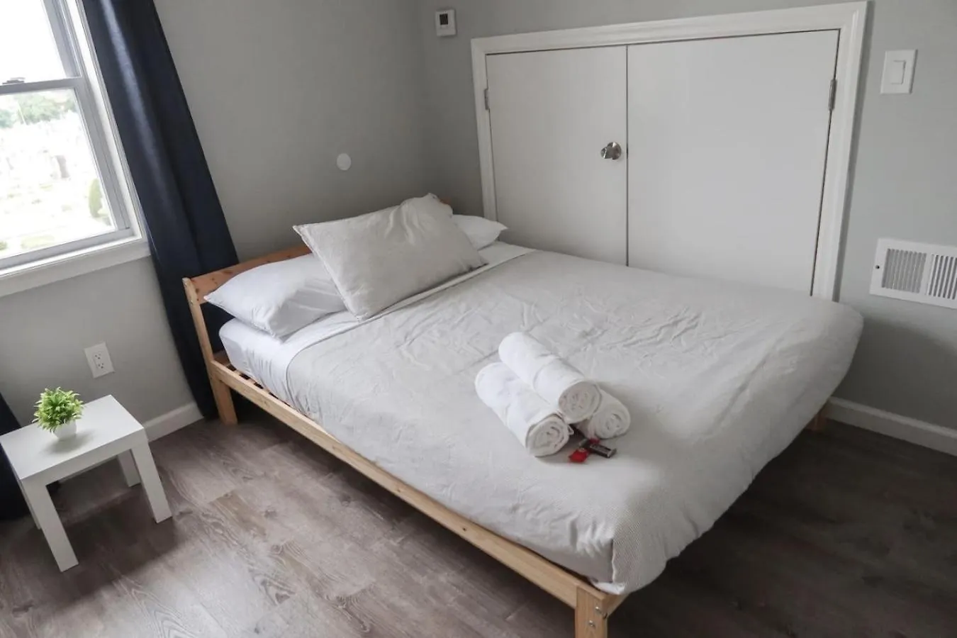 5Bed 2Bath Near Nyc, Parking, Laundry Apartment Irvington