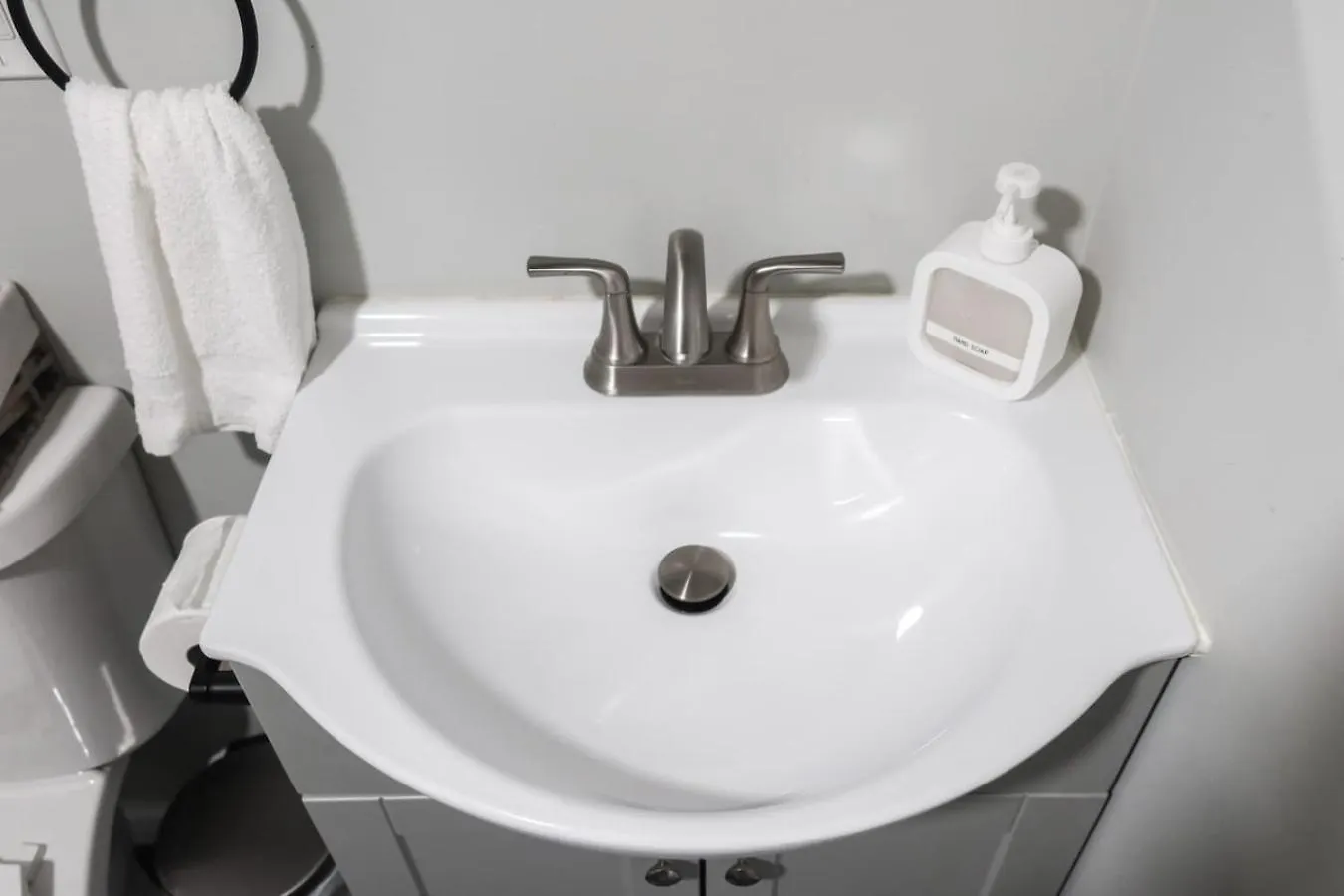 5Bed 2Bath Near Nyc, Parking, Laundry Apartment Irvington United States