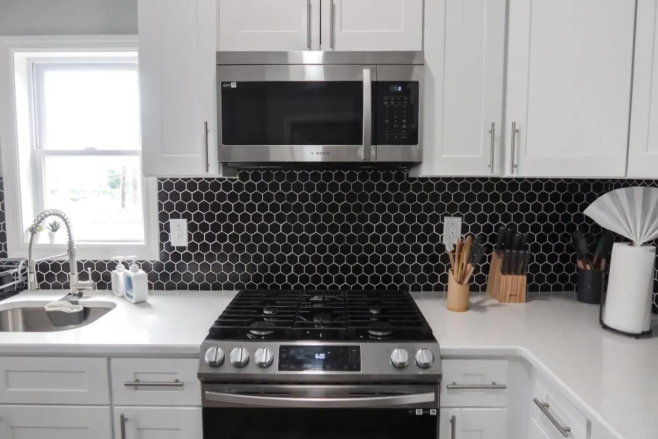 5Bed 2Bath Near Nyc, Parking, Laundry Apartment Irvington