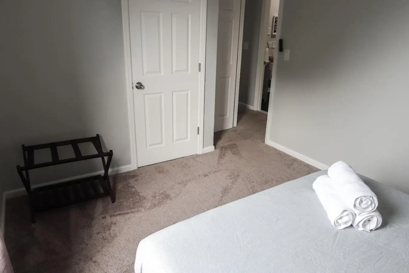 5Bed 2Bath Near Nyc, Parking, Laundry Apartment Irvington 0*,  United States