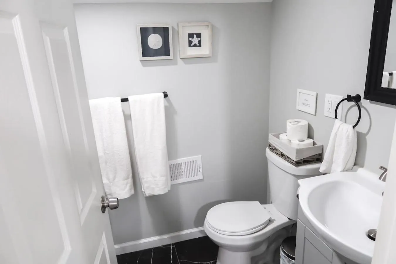 5Bed 2Bath Near Nyc, Parking, Laundry Apartment Irvington 0*,  United States
