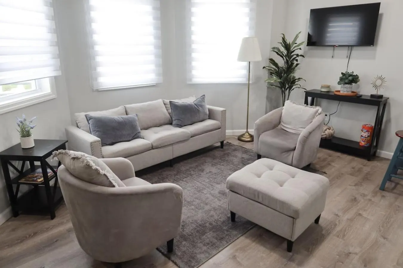 5Bed 2Bath Near Nyc, Parking, Laundry Apartment Irvington
